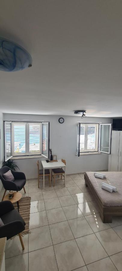 Apartments Matea Studio Apartment Stikovica Bagian luar foto