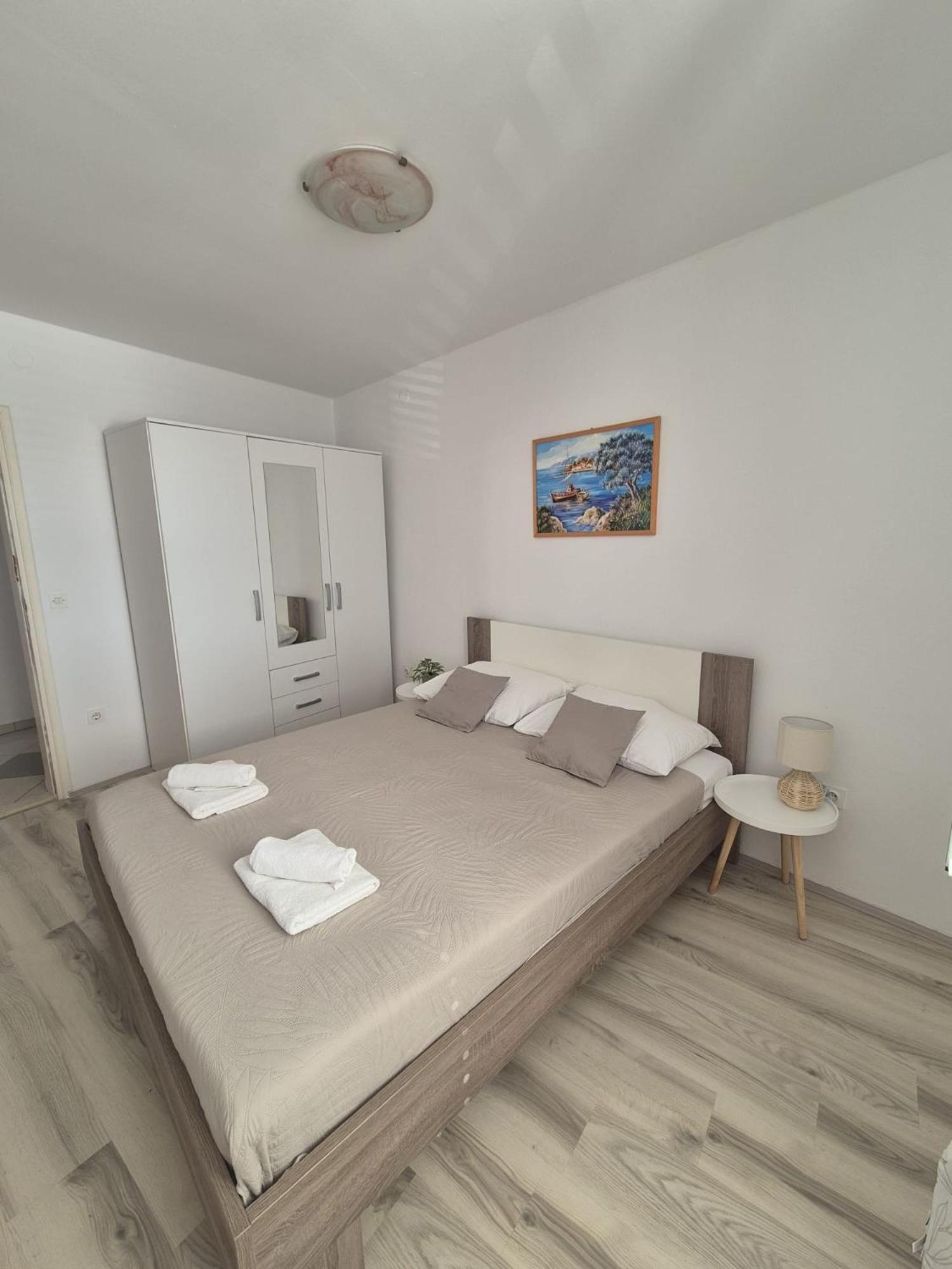 Apartments Matea Studio Apartment Stikovica Bagian luar foto